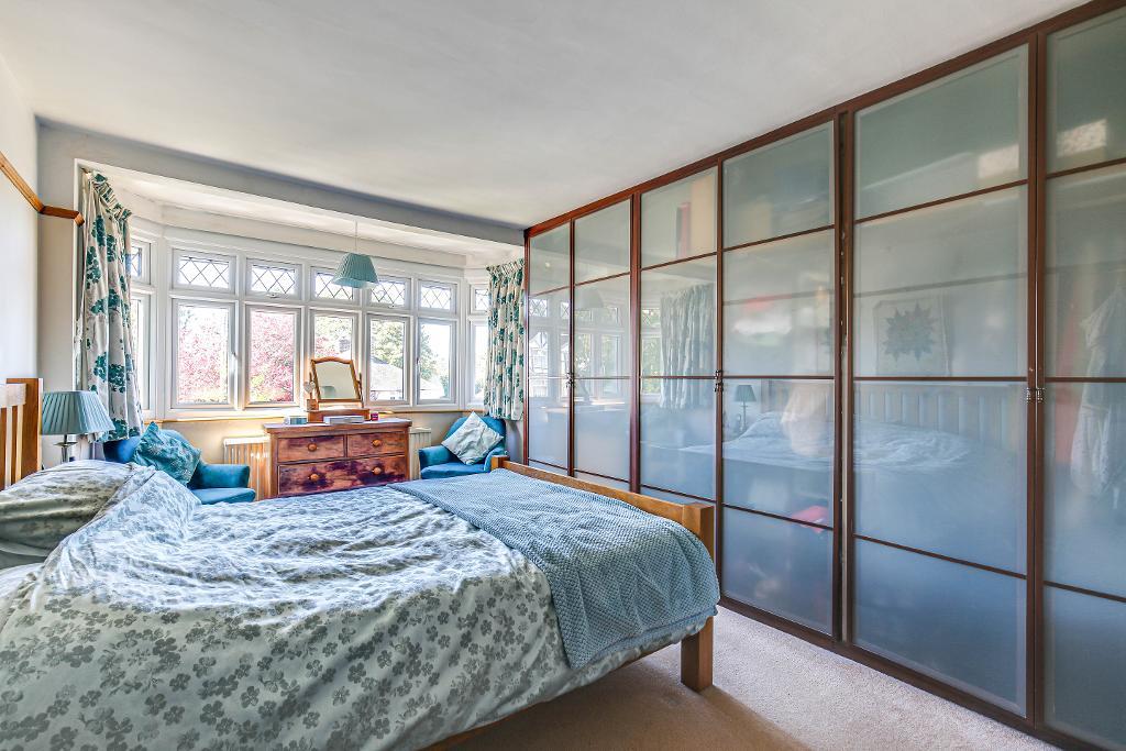 3 Bedroom Semi-Detached for Sale in Sanderstead, CR2 0HU