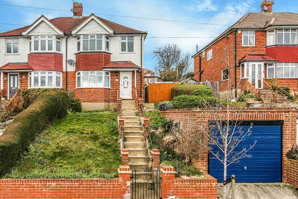 3 Bedroom Semi-Detached for Sale in Sanderstead, CR2 9NQ