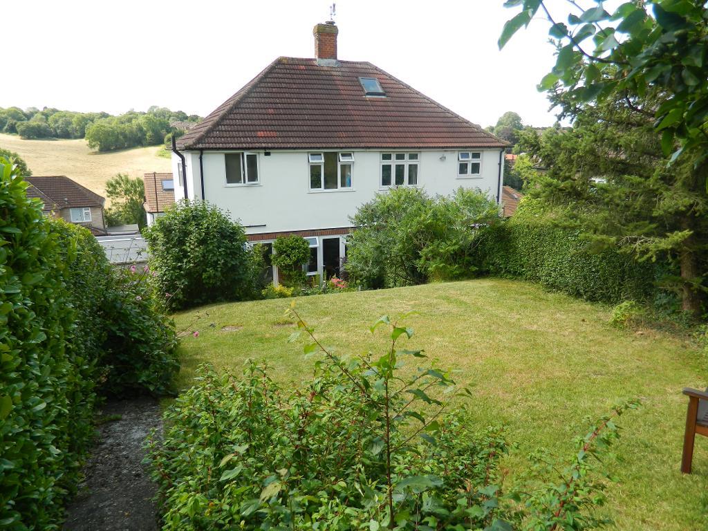 3 Bedroom Semi-Detached for Sale in Sanderstead, CR2 9NQ