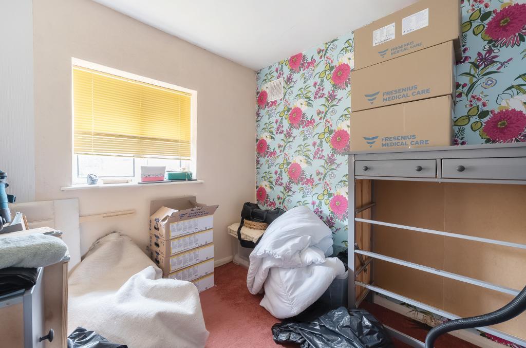 3 Bedroom Semi-Detached for Sale in Sanderstead, CR2 9LU
