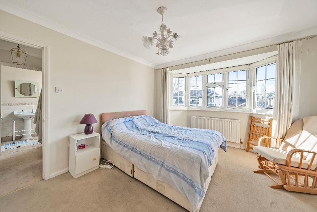 3 Bedroom Semi-Detached for Sale in Warlingham, CR6 9AH