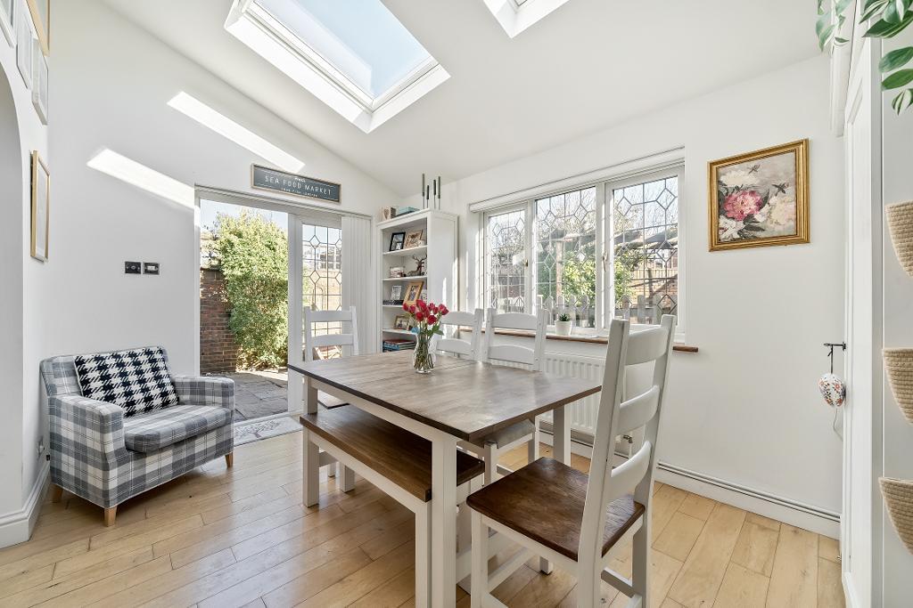 3 Bedroom Detached for Sale in South Croydon, CR2 0RS