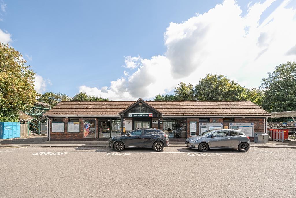 3 Bedroom Detached for Sale in South Croydon, CR2 0RS