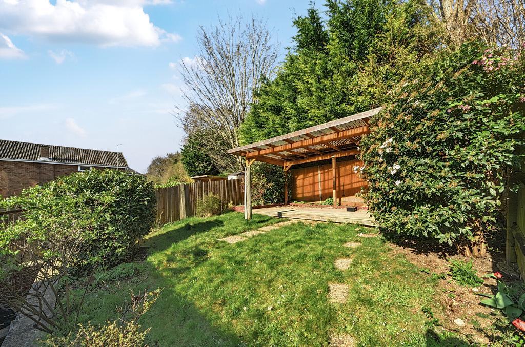 3 Bedroom Semi-Detached for Sale in Selsdon Vale, CR2 8PX