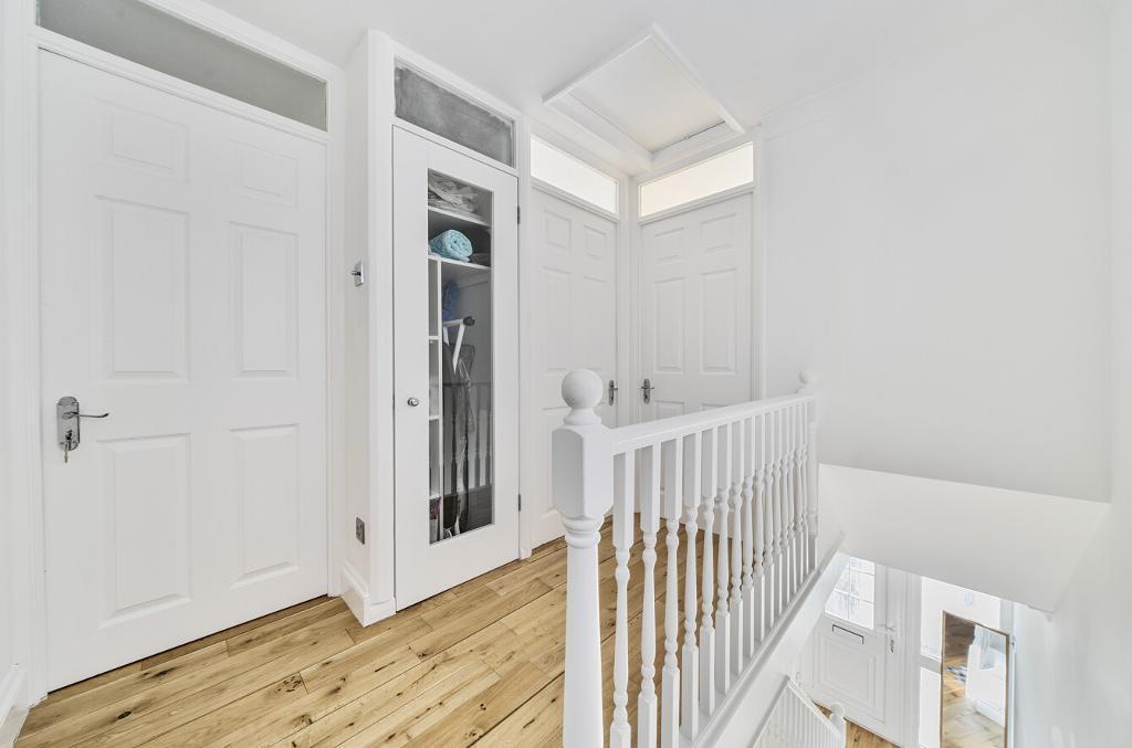 3 Bedroom Semi-Detached for Sale in Selsdon Vale, CR2 8PX