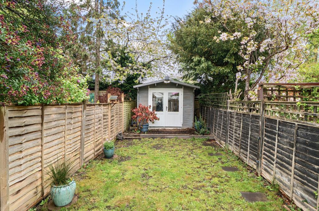 2 Bedroom Terraced for Sale in South Croydon, CR2 6HS