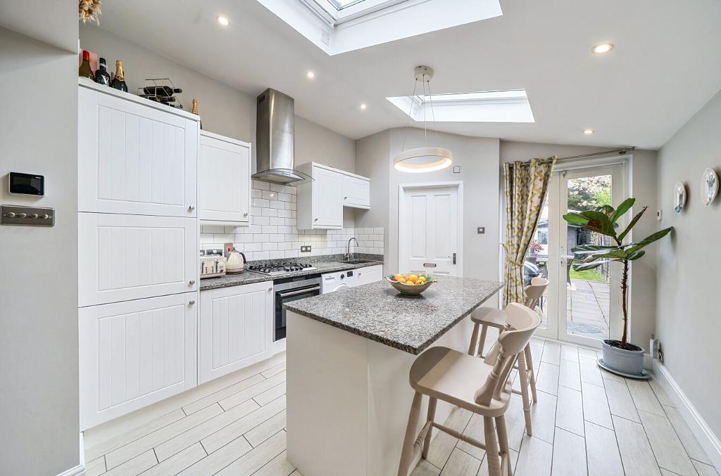2 Bedroom Terraced for Sale in South Croydon, CR2 6HS