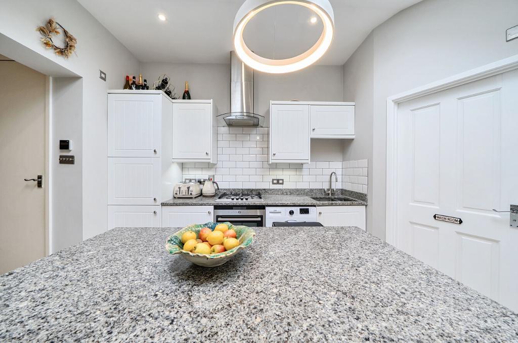 2 Bedroom Terraced for Sale in South Croydon, CR2 6HS