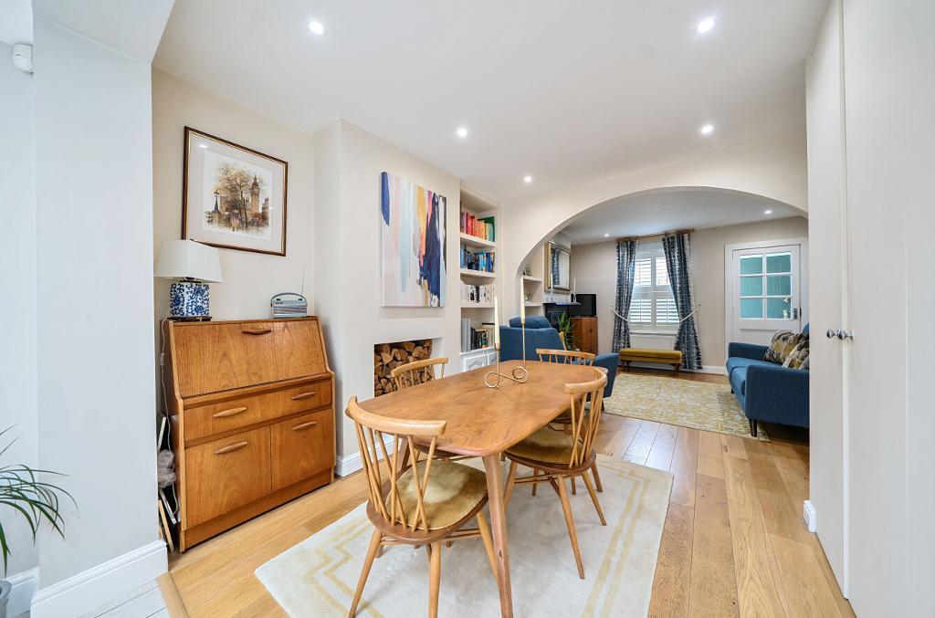 2 Bedroom Terraced for Sale in South Croydon, CR2 6HS