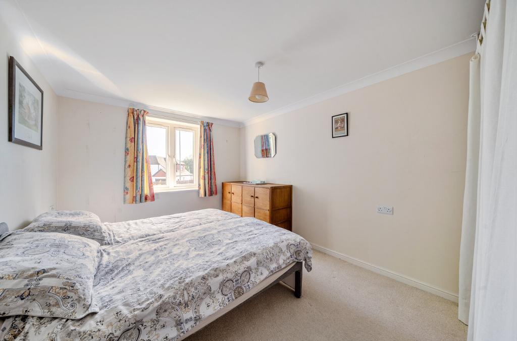 2 Bedroom Retirement Property for Sale in Warlingham, CR6 9DX