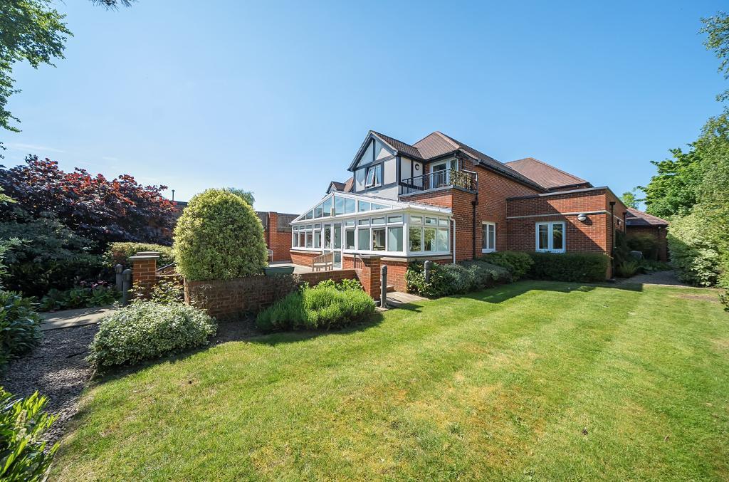 1 Bedroom Retirement Property for Sale in Sanderstead, CR2  9LB