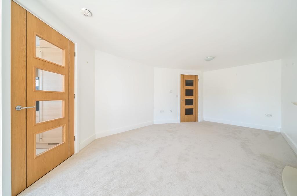 1 Bedroom Retirement Property for Sale in Sanderstead, CR2  9LB