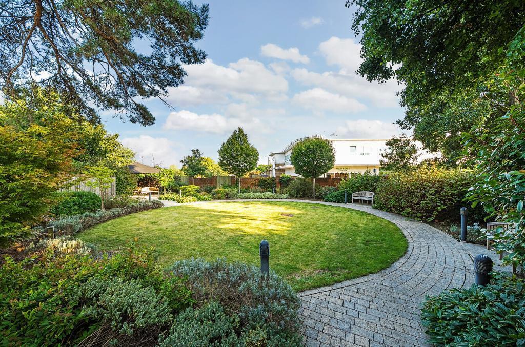 1 Bedroom Retirement Property for Sale in Sanderstead, CR2  9LB