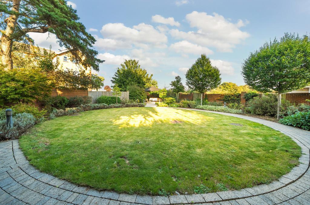 1 Bedroom Retirement Property for Sale in Sanderstead, CR2  9LB