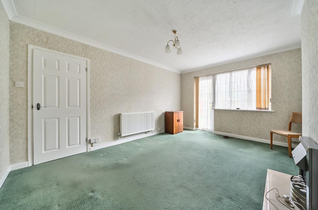 2 Bedroom Maisonette for Sale in South Croydon, CR2 7BD