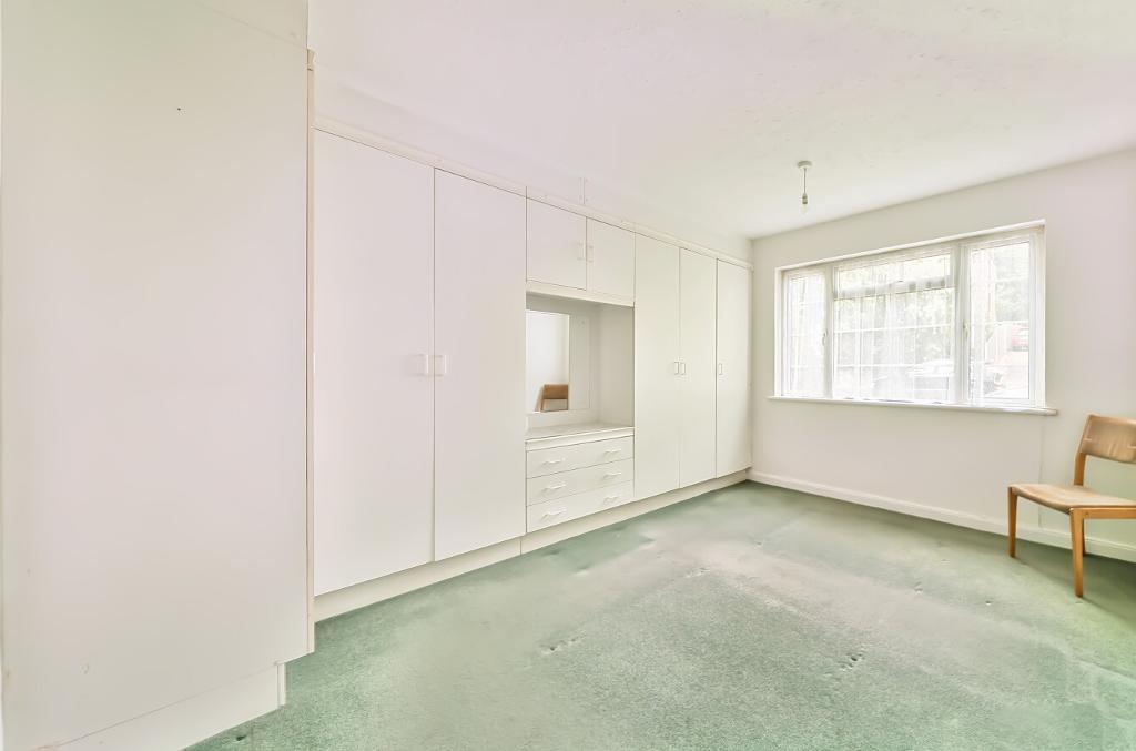 2 Bedroom Maisonette for Sale in South Croydon, CR2 7BD