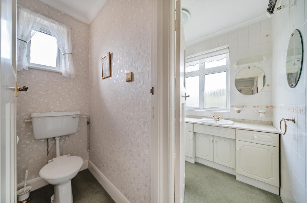 3 Bedroom Semi-Detached for Sale in Sanderstead, CR2 0HU