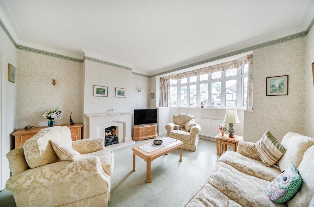 3 Bedroom Semi-Detached for Sale in Sanderstead, CR2 0HU