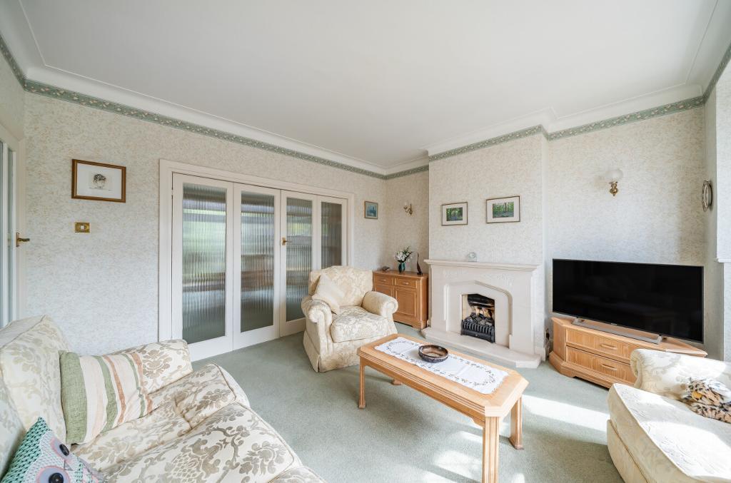 3 Bedroom Semi-Detached for Sale in Sanderstead, CR2 0HU