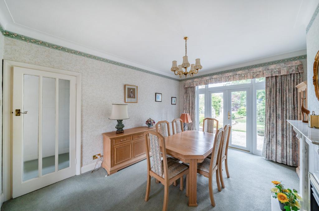 3 Bedroom Semi-Detached for Sale in Sanderstead, CR2 0HU