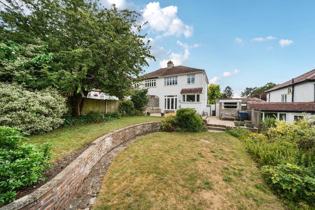3 Bedroom Semi-Detached for Sale in Sanderstead, CR2 0HU