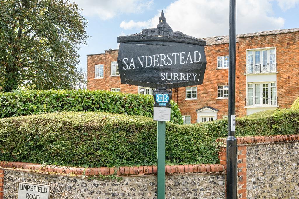 3 Bedroom Detached for Sale in Sanderstead, CR2 0PW