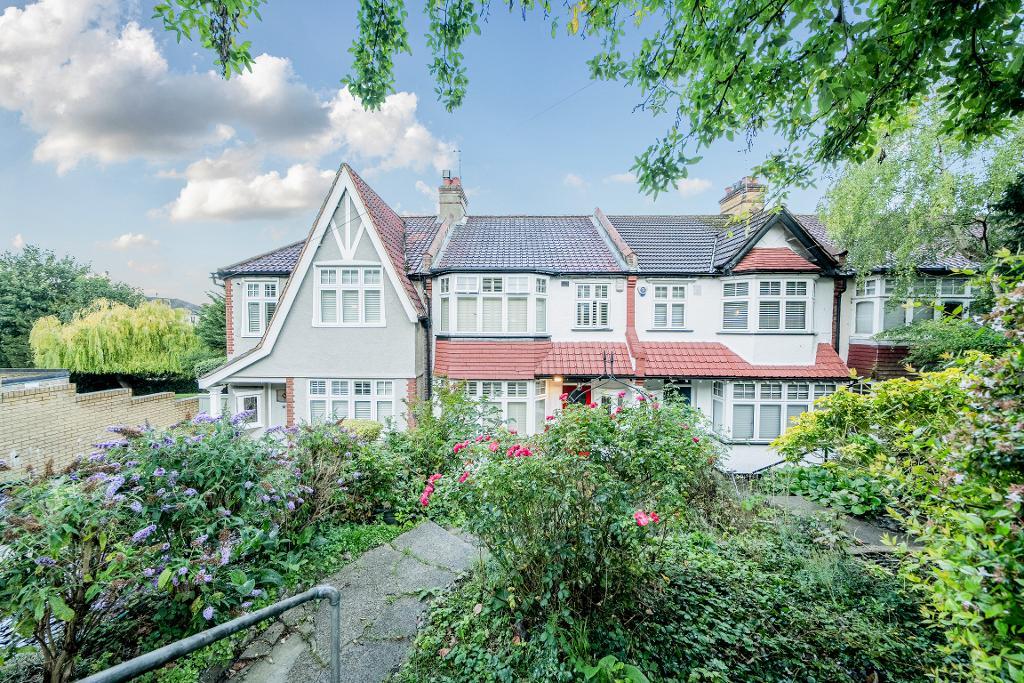 3 Bedroom Terraced for Sale in South Croydon, CR2 6JE