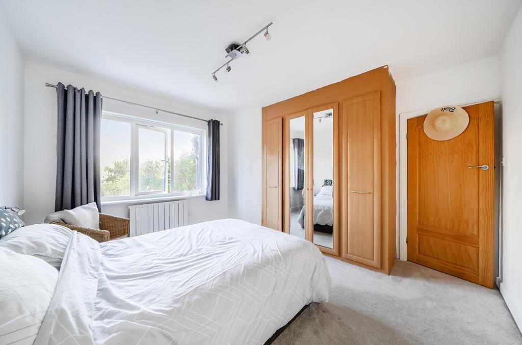 3 Bedroom Terraced for Sale in South Croydon, CR2 6JE