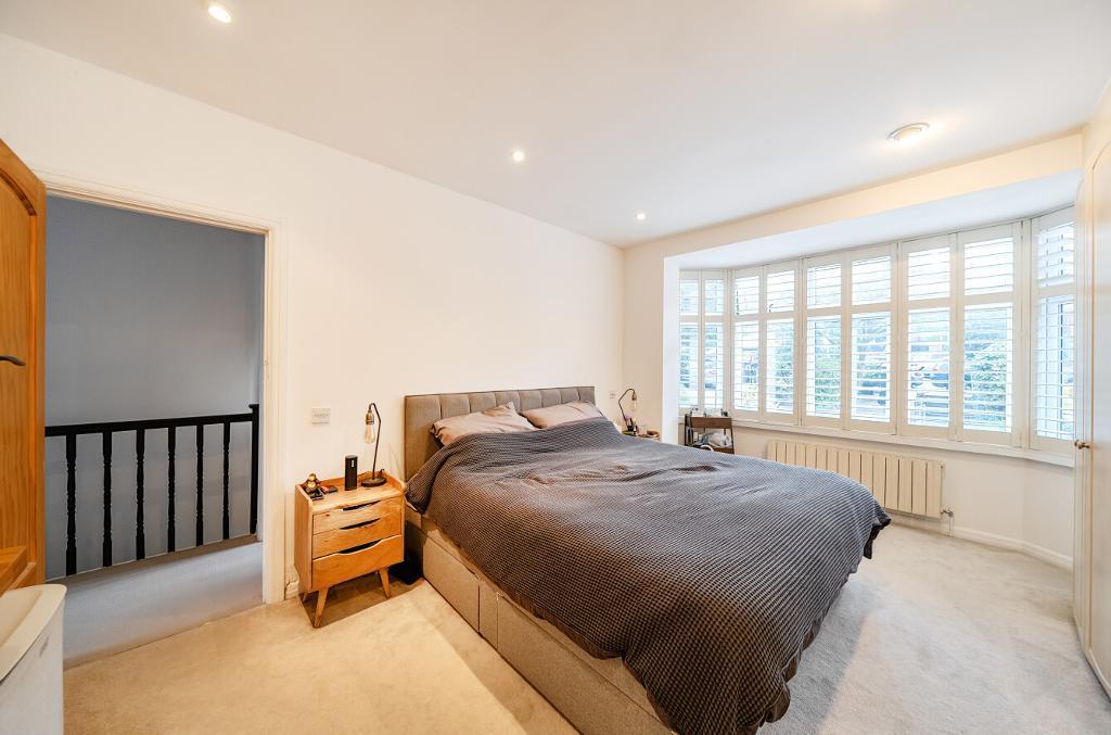 3 Bedroom Terraced for Sale in South Croydon, CR2 6JE