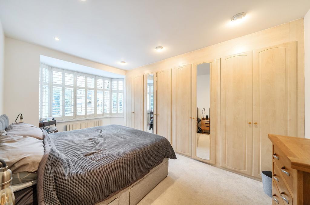 3 Bedroom Terraced for Sale in South Croydon, CR2 6JE