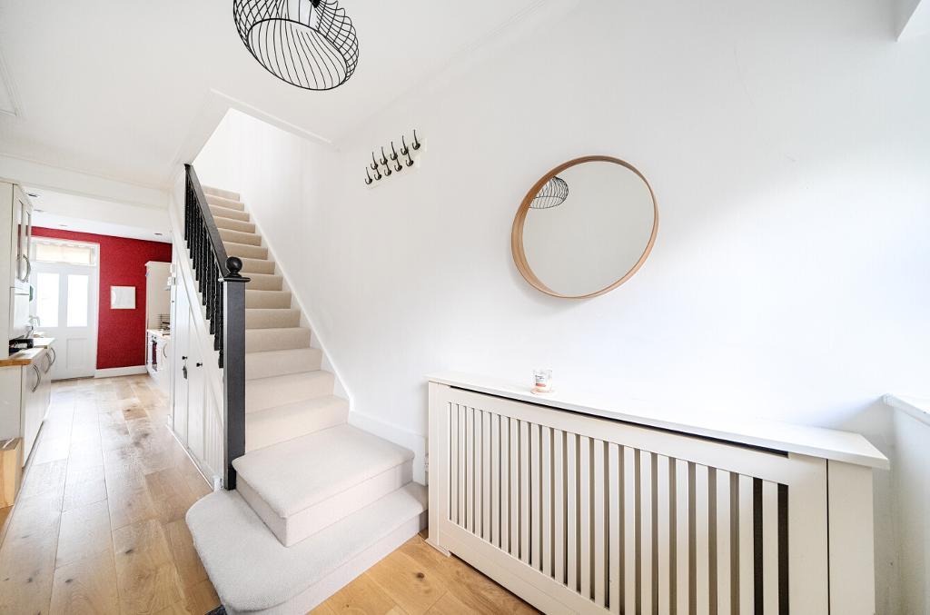 3 Bedroom Terraced for Sale in South Croydon, CR2 6JE