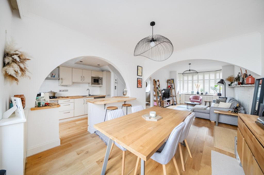 3 Bedroom Terraced for Sale in South Croydon, CR2 6JE