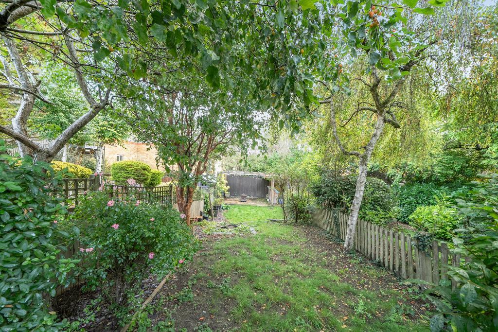 3 Bedroom Terraced for Sale in South Croydon, CR2 6JE