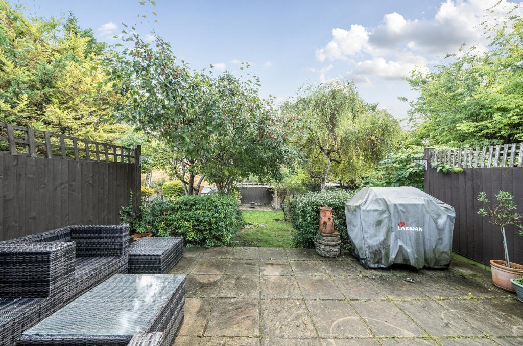 3 Bedroom Terraced for Sale in South Croydon, CR2 6JE