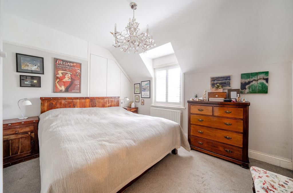 2 Bedroom End Terraced for Sale in South Croydon, CR2 9DE