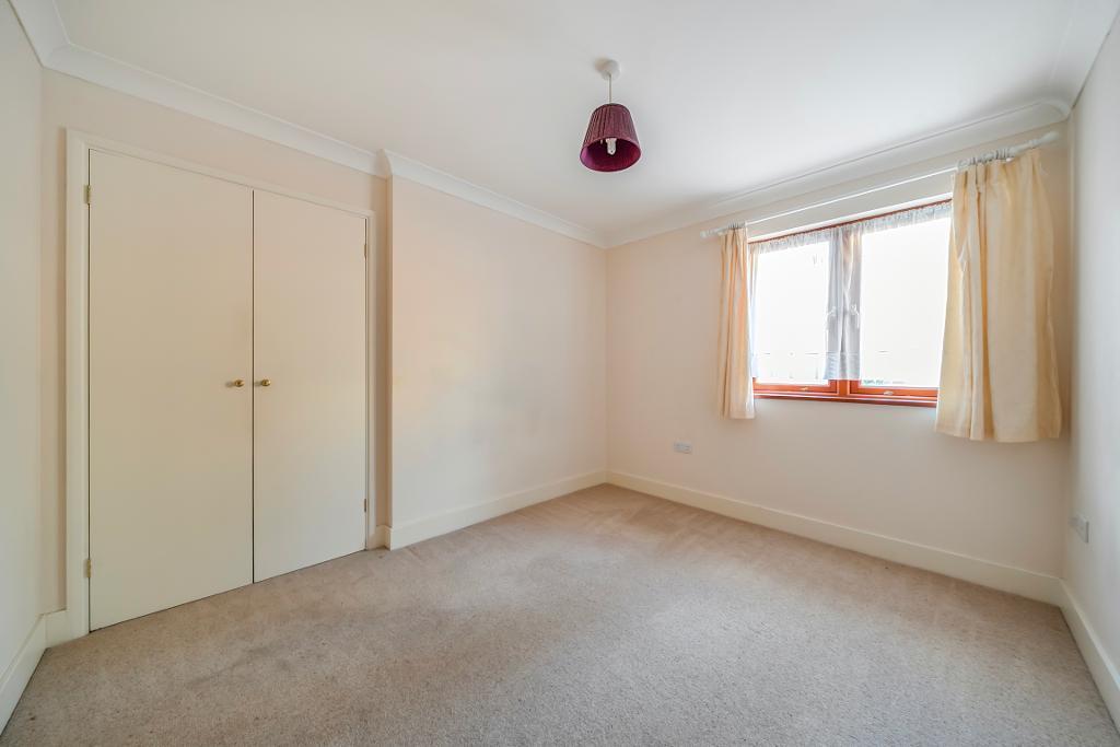 3 Bedroom Detached for Sale in South Croydon, CR2 9NN