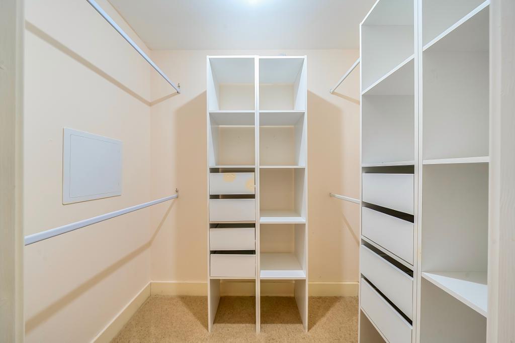 3 Bedroom Detached for Sale in South Croydon, CR2 9NN