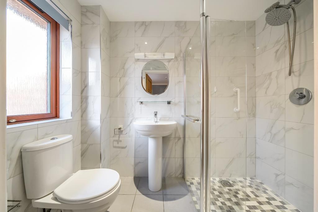 3 Bedroom Detached for Sale in South Croydon, CR2 9NN