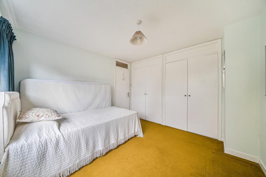 4 Bedroom End Terraced for Sale in Croydon, CR0 5LD