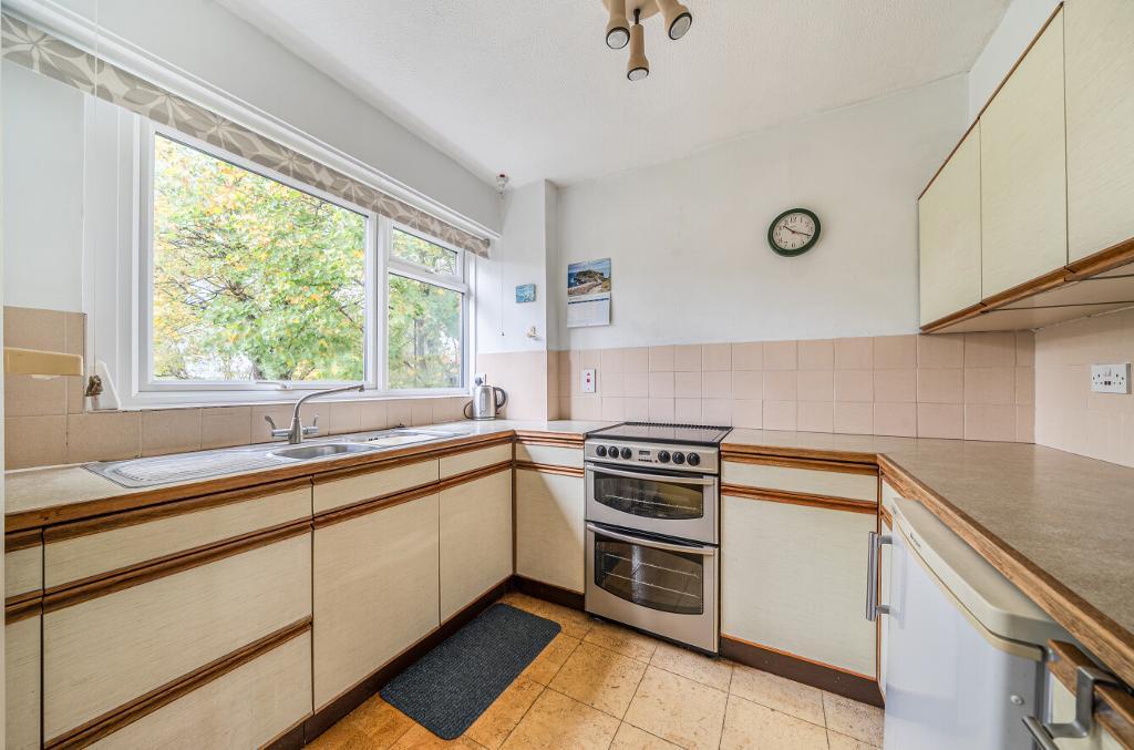 4 Bedroom End Terraced for Sale in Croydon, CR0 5LD