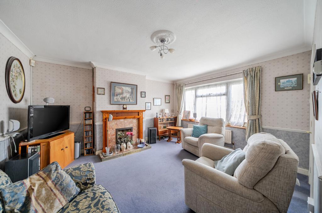 3 Bedroom Semi-Detached for Sale in South Croydon, CR2 8SF