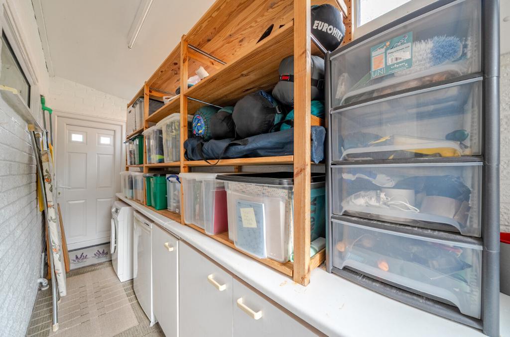 3 Bedroom Semi-Detached for Sale in South Croydon, CR2 8SF