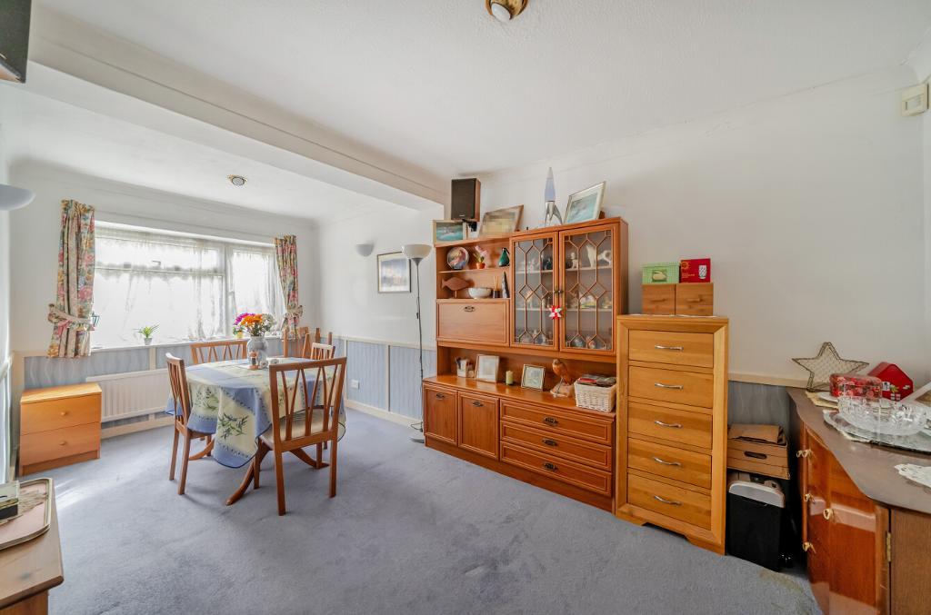 3 Bedroom Semi-Detached for Sale in South Croydon, CR2 8SF