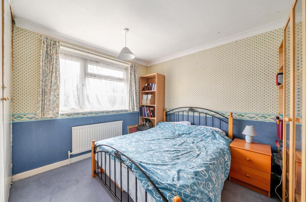 3 Bedroom Semi-Detached for Sale in South Croydon, CR2 8SF