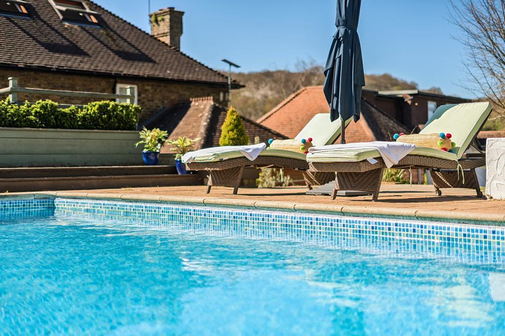 4 Bedroom Detached for Sale in Croydon, CR0 9AD