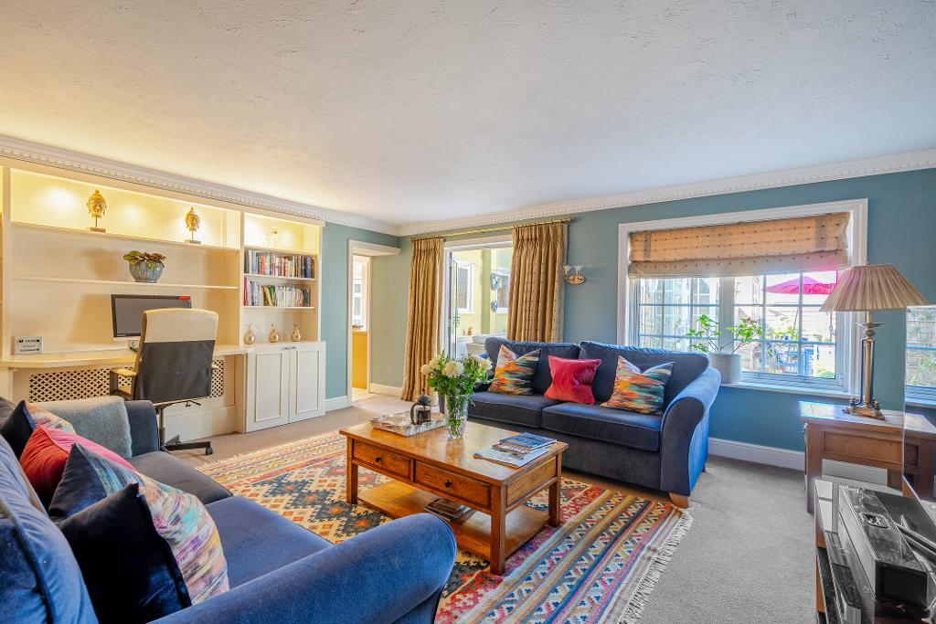 4 Bedroom Detached for Sale in Croydon, CR0 9AD