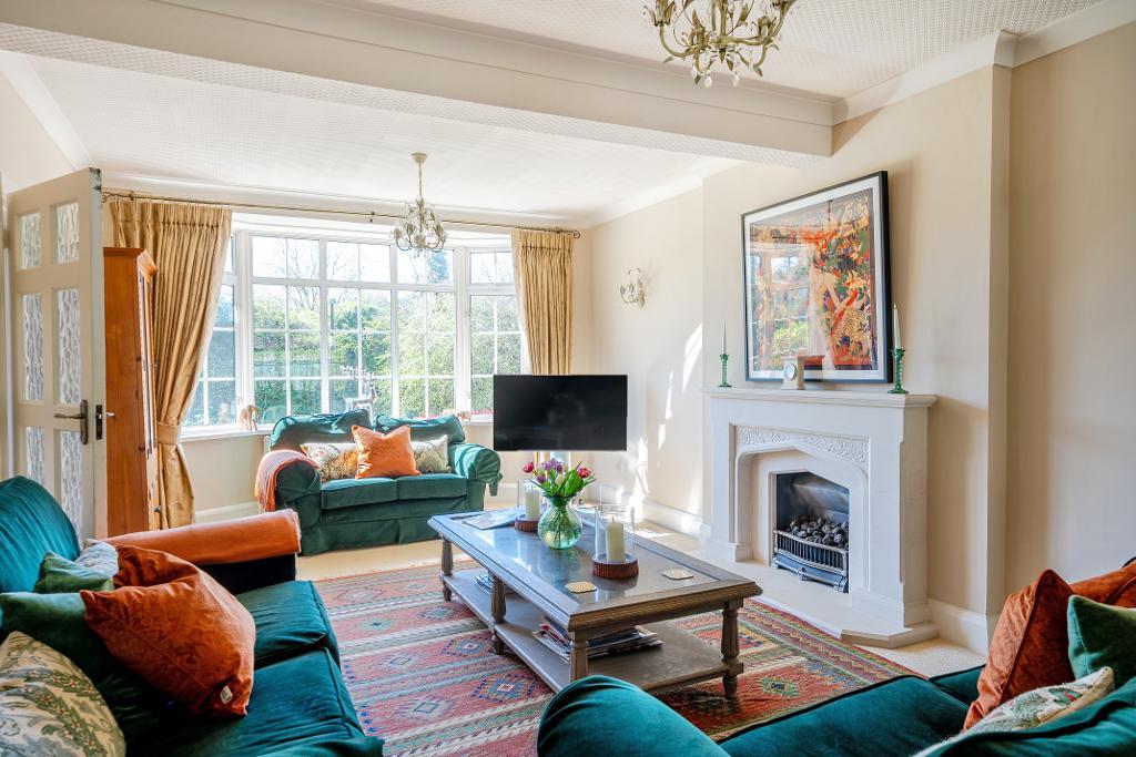 4 Bedroom Detached for Sale in Croydon, CR0 9AD