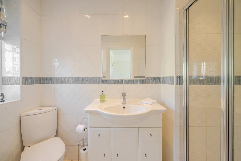 4 Bedroom Detached for Sale in Croydon, CR0 9AD