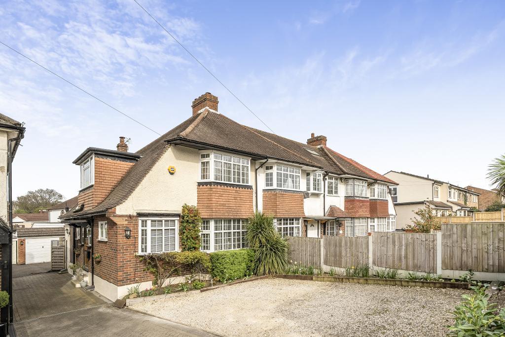 3 Bedroom Semi-Detached for Sale in Sanderstead, CR2 9DE