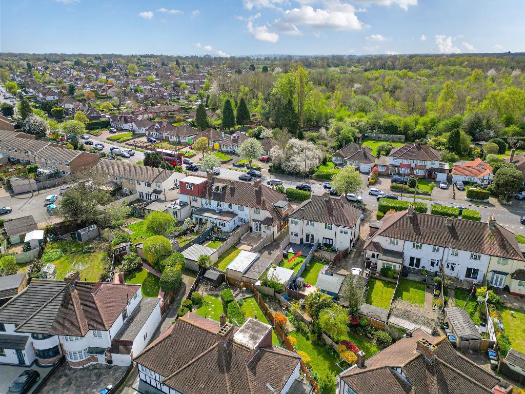 3 Bedroom Semi-Detached for Sale in Sanderstead, CR2 9DE